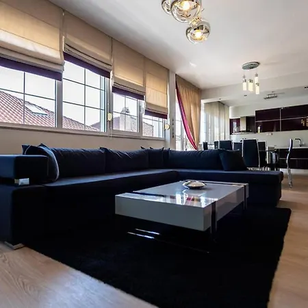 A Stylish In The Center Of Apartment Kastoria