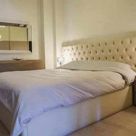 Appartement A Stylish In The Center Of